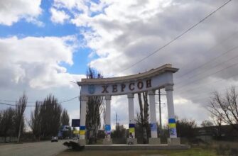 Херсон офіційно у дроновому напівоточенні. У цьому всьому мене, звісно, дивує запізнілість такої заяви, – Ігор Луценко