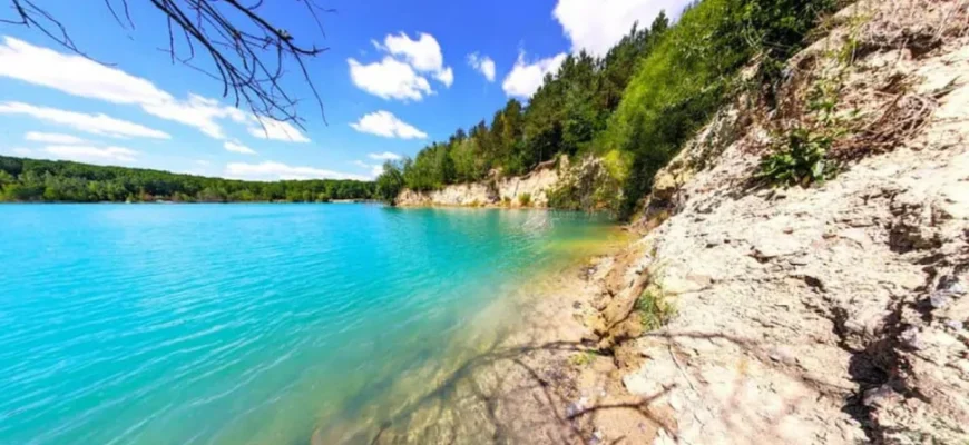 Черепашинецький кар’єр: що приховує бірюзова вода та чи безпечно в ній купатися