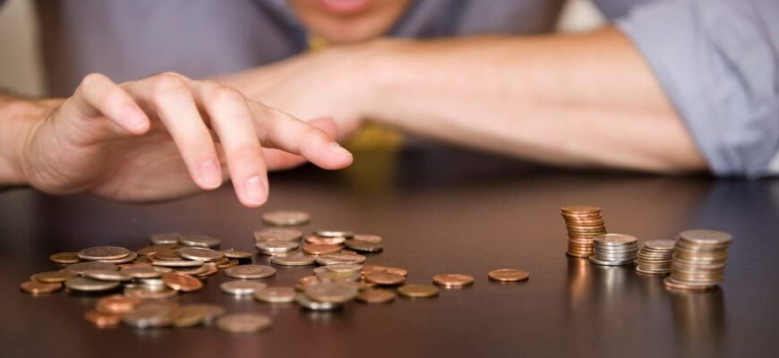 Ледь зводять кінці з кінцями: чоловіки з цими іменами притягують злидні і бідність Ледь зводять кінці з кінцями: чоловіки з цими іменами притягують злидні і бідність