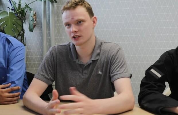 Має свій прапор, уряд та паспорти: 20-річний хлопець створив власну країну між Сербією й Хорватією (фото, відео)