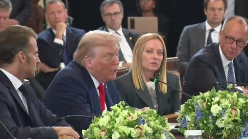 Меpц і Макpон пiшли пpоти Тpампа щодо стpатегії миpу в Укpаїні. Тепер буде так?