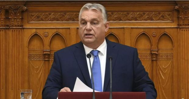“Ми віддамо вам половину своєї сорочки, але не всю”: Орбан висловився про допомогу українським біженцям