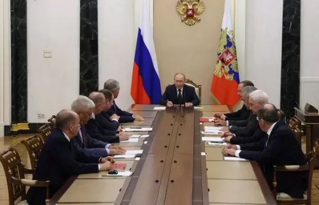 Не тільки в повітрі: Путін перед зустріччю з Трампом запропонував обмежене перемир’я з Україною, – джерела Не тільки в повітрі: Путін перед зустріччю з Трампом запропонував обмежене перемир’я з Україною, – джерела