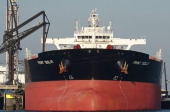 Обходив санкції, але сам через них постраждав: Біля Чукотки вибухнув танкер російського “тіньового флоту”