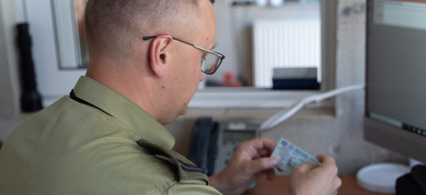 Українка видала себе за дипломатку, щоб без черг перетинати кордон