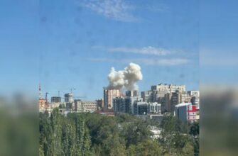 Піднявся наче ядерний гриб: У Ростові-на-Дону після оголошення ракетної загрози прогримів вибух надзвичайної сили (відео)