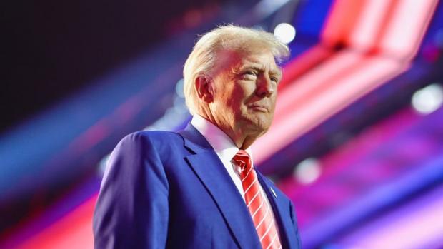 “США поважають вашу боротьбу”: Трамп привітав українців з Днем Незалежності “США поважають вашу боротьбу”: Трамп привітав українців з Днем Незалежності