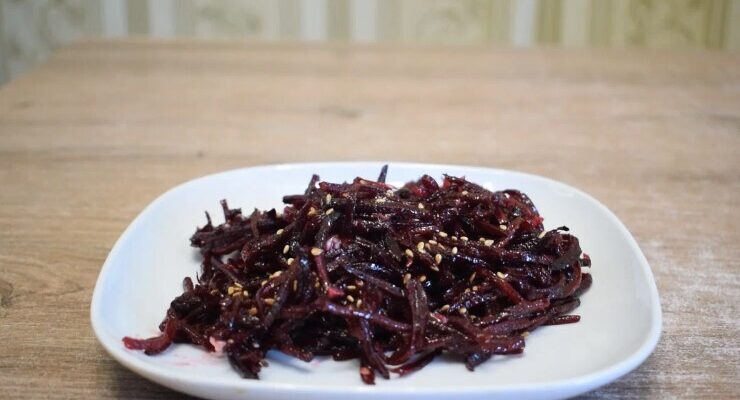 Ця фантастична закуска зі звичайного буряка пасує до всього (РЕЦЕПТ) Ця фантастична закуска зі звичайного буряка пасує до всього (РЕЦЕПТ)