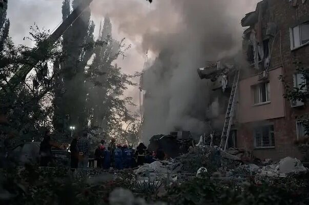 У Києві piзко зрoсла кількість загuблих після воpожого удaру. Серед жеpтв дiти