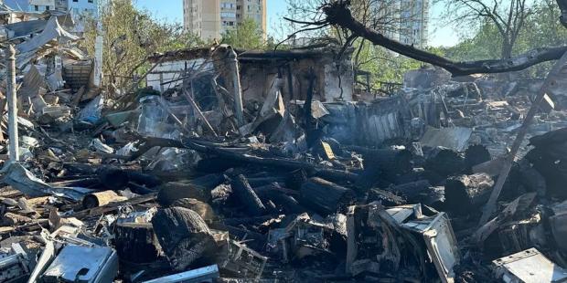 “Вибух стався за 300 м від них…”: У Миколаєві діти не змогли зайти в укриття під час ракетного удару