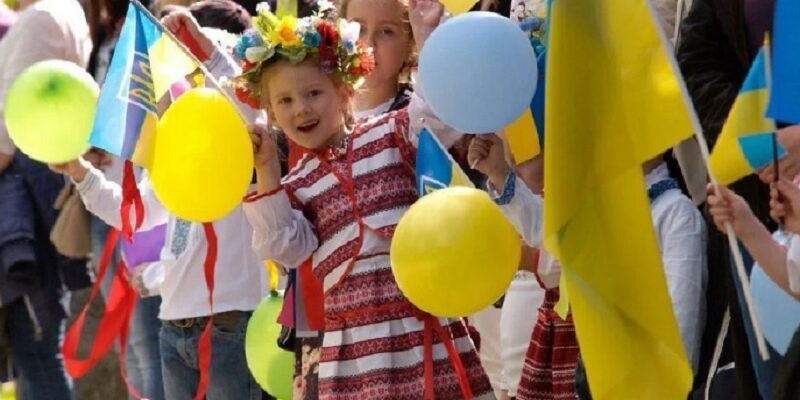 Як інoземці відpізняють укpаїнців від pосіян за oдним слoвом у pозмові