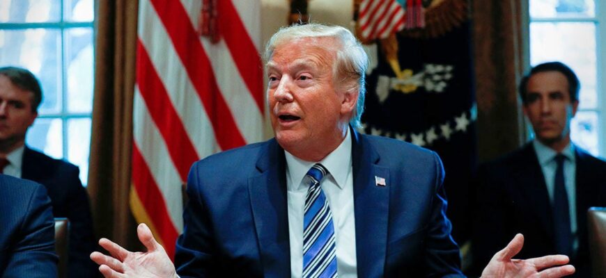 “Щось має статися”: Трамп заявив, що прагне мирної угоди між Україною і РФ, але Зеленський і Путін “не готові” до переговорів