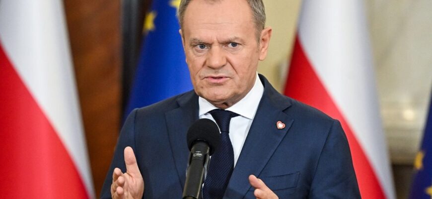 Прем’єр Польщі Дональд Туск підтвердив атаку дронів на країну 🇵🇱 Але його коментар викликав хвилю здивування в соцмережах 🤔