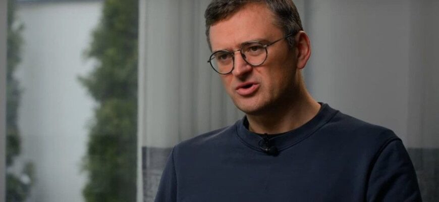 Виїзд чоловіків 18-22 років з України: Кулеба попередив про нові виклики для держави