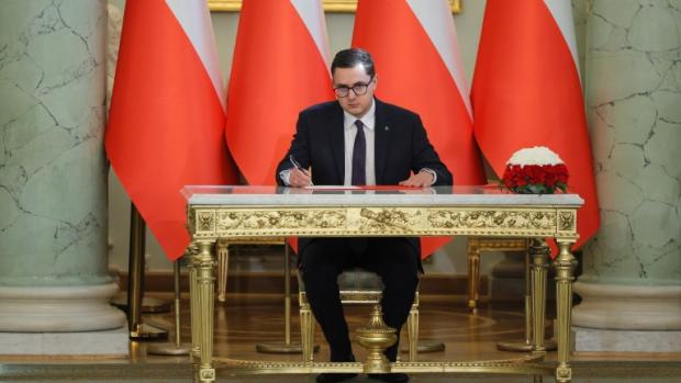 Байдуже, наскільки українцям боляче, коли їх вбивають, головне, щоб перехід європейців на інші джерела поставок палива був безболісним? – командир “Ахіллеса”