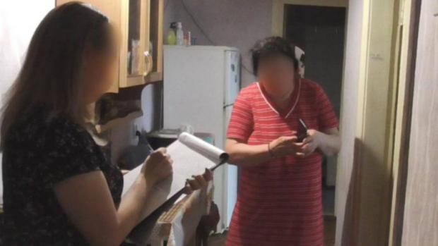 Чи допоможе? У Черкасах жінку, яка поширювала пропагандистські пости, суд зобов’язав читати патріотичну літературу