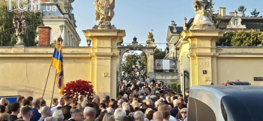 Панахида за Андрієм Парубієм: як у Львові та Києві вшановують пам’ять убитого політика