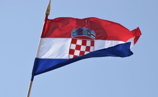 Ще одна країна ЄС виключила відправку військових до України