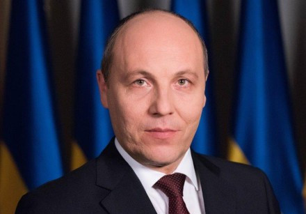 “Приходжу в кухню, а він читає”: Андрій Парубій був містком від покоління бійців УПА і тому створив першу антирадянську організацію “Спадщина”, – батько