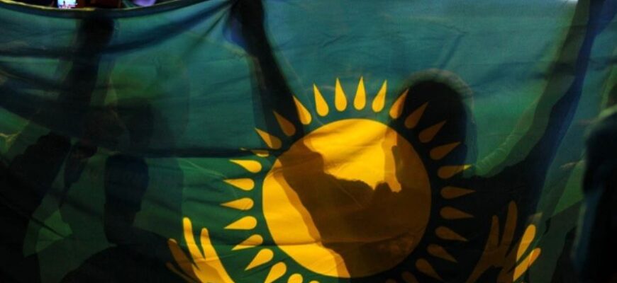 Росіяни б’ють на сполох: Казахстан перенаправляє свій уран з російського та китайського ринків на американський