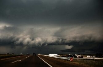 Країну накриє справжній Армагеддон: названо регіони, де будуть дощі, грози та шквали