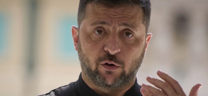 Зеленський назвав головну причину, чому чоловікам 18–22 років дозволили виїзд за кордон