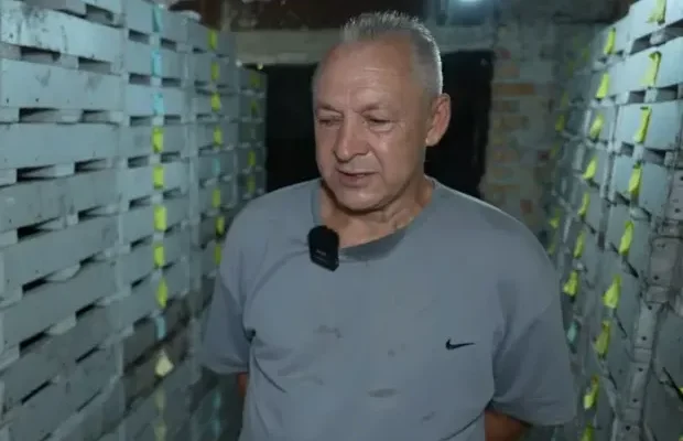 “Спочатку було важко…”: У Запоріжжі подружжя заробляє на черв’яках (відео)