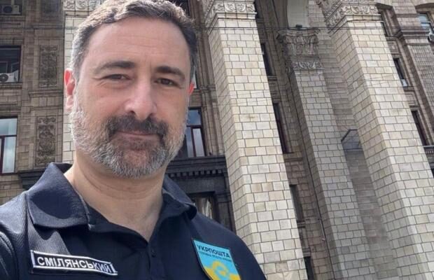“Це зазвичай означає щось важливе…”: Глава “Укрпошти”, який за рік заробив 12 млн грн, “засвітився” в Дубаї (відео)