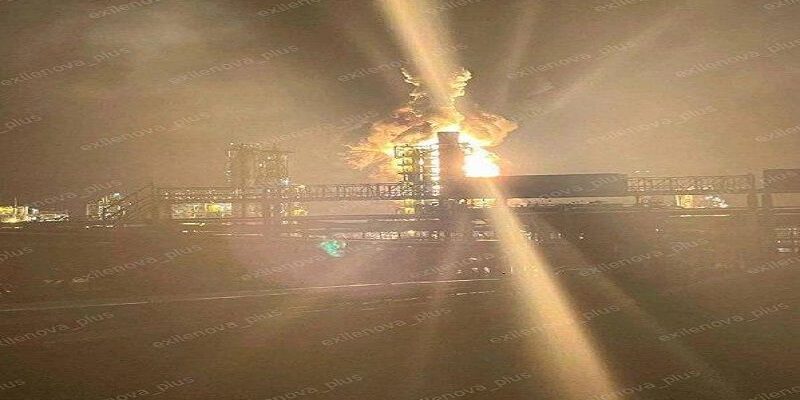 Удар ЗСУ по Киришському НПЗ зупинив “серце” нафтової імперії РФ: відео вибуху