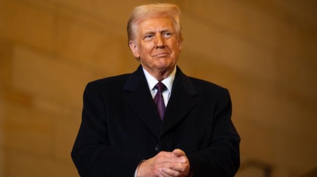 Веде свою гру: Трамп не обіцяв запровадити нові санкції проти РФ та закликав ЄС припинити купувати російську нафту, – WSJ