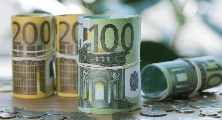 Від яких купюр євро варто відмовитися у 2025 році: у списку три категорії