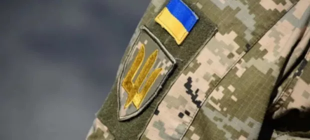 Захищали втікача: У Луцьку натовп місцевих жителів пошкодив авто ТЦК і поліції та заблокував виїзд