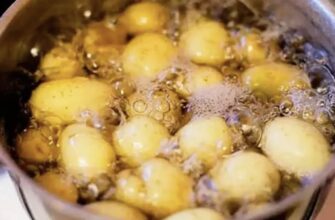 Коли варю картоплю додаю 1 простий інгредієнт — і вона виходить в рази смачнішою та ароматнішою