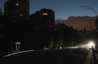 Російські війська масовано атакували енергетичну інфраструктуру України: де немає світла і які наслідки