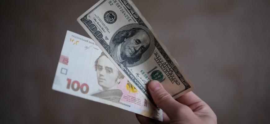 Яким буде курс долара до гривні до кінця року – експерт дав прогноз