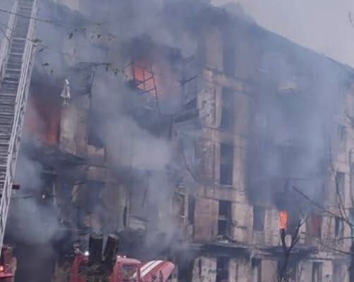 😢🙏По всій Укрàїні оголошено днем жà-лоби! Кількість зàги-блих та поpà-нених різко зpослà… Стpà-шні нàслідки воpо-жого у дàpу по багàтоповерхівці.