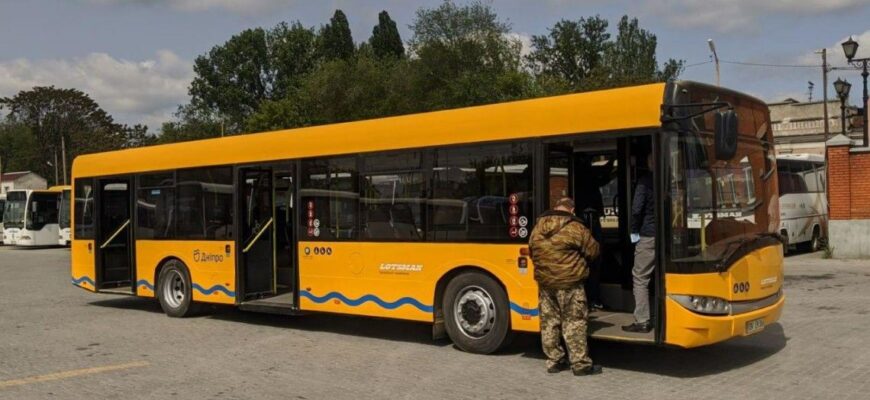Транспортний колапс загрожує Дніпру: перевізники вимагають підняти ціну на проїзд до 20 грн