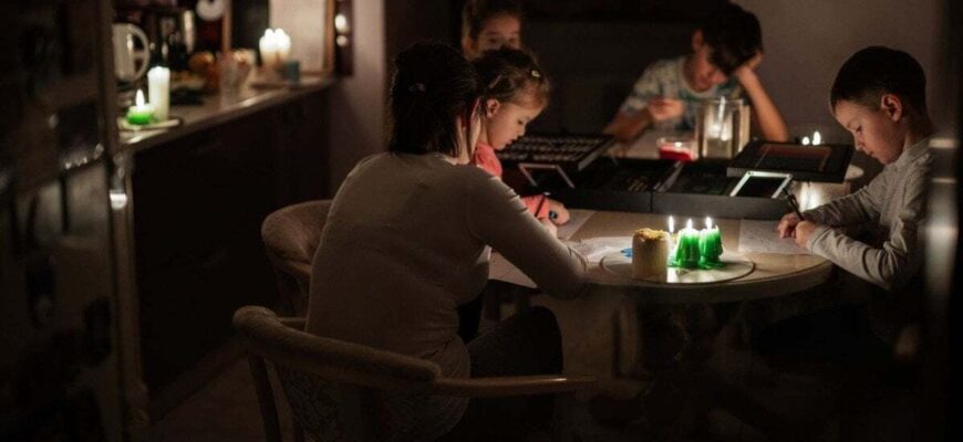 Як 3 листопада в Україні будуть застосовані обмеження на електроенергію: Графіки відключень