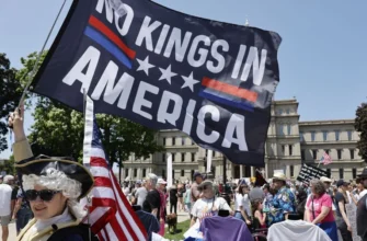 У США проходять масові протести проти політики Трампа під гаслом «Без королів»