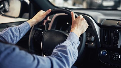 А ви це знали? Чому не варто восени їздити з порожнім паливним баком автомобіля
