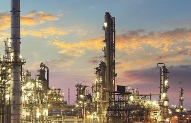 Бог любить Трійцю: У РФ після атаки дронів не працює Новокуйбишевський НПЗ