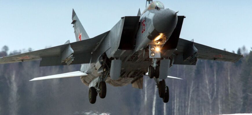 Носій “Кинджалів” МіГ-31 розбився у Липецькій області Росії