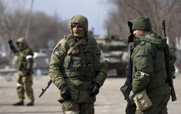 Дезертирство набирає обертів: На Херсонщині російські командири відбирають банківські картки в солдат, щоб ті не втекли