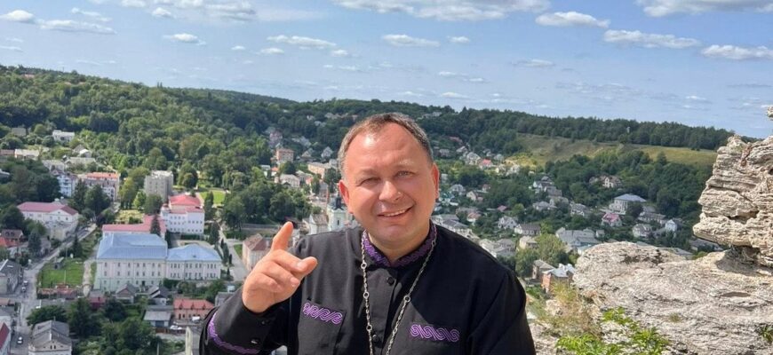 Чи є гріхом доношувати речі померлих: священник відповів