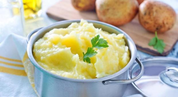 Додайте цей інгредієнт до картоплі – і пюре вийде ідеально ніжним