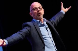 “Європейці сплять спокійно, бо їх захищає Україна”: Автор книги “Іди туди, де страшно” потрапив під ракетний удар у Львові