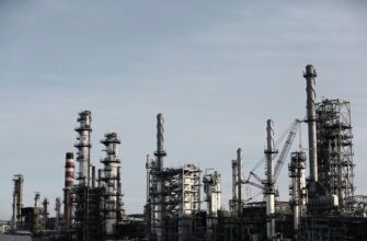 Євросоюз вперше запровадить санкції проти двох НПЗ головного союзника Росії