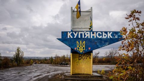 “Хороші люди, але своєрідні”: Волонтери 28 разів евакуйовували родину з Куп’янська, яка щоразу поверталася