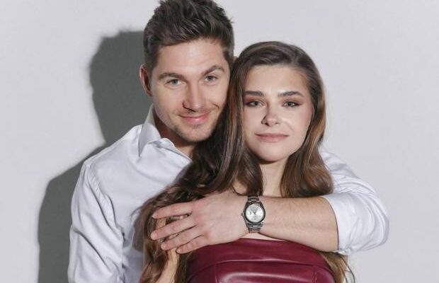 “Контракт продовжено”: Дружина Остапчука показала подарунок за три мільйони, який отримала від чоловіка на річницю (фото)