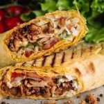 Домашня шаурма з курки із часниковим соусом